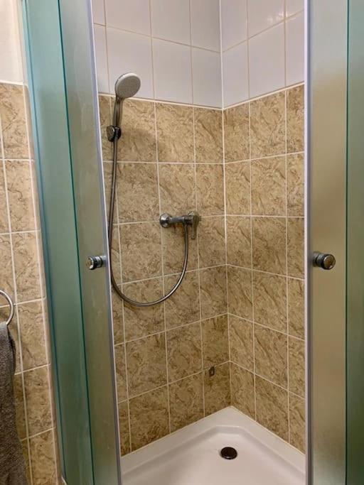 Cozy Apartment Near Hockey & Football Arena 布拉迪斯拉发 外观 照片