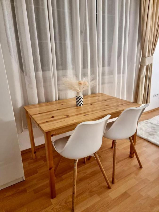 Cozy Apartment Near Hockey & Football Arena 布拉迪斯拉发 外观 照片